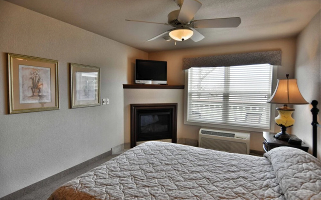 Unit 317 Tagalong Condo 3 Bedroom Condo by RedAwning