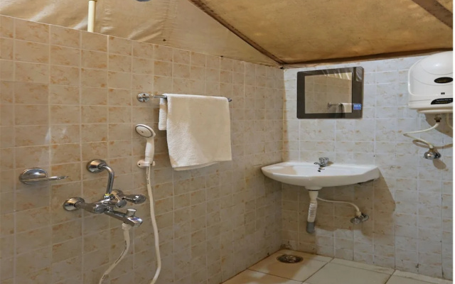 OYO 10981 Hotel Jungle Camp