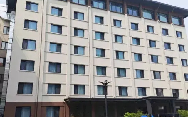 Sanjin Hotel