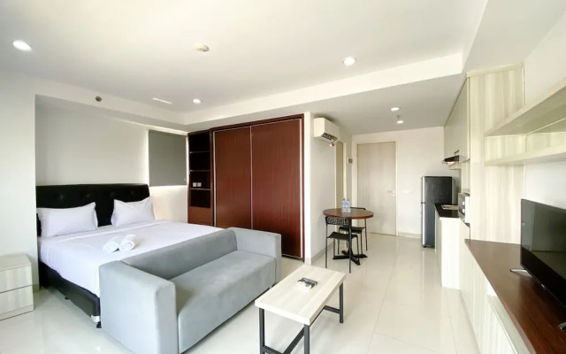 Spacious And Comfy Studio Room Azalea Suites Apartment