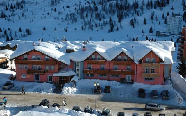 Hotel Panorama In Adamello Italy From 114 Photos Reviews Hotel Panorama In Adamello Italy From