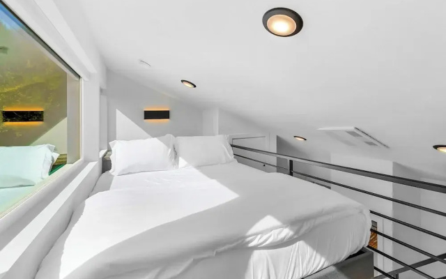 Sleek & Stylish Urban Loft