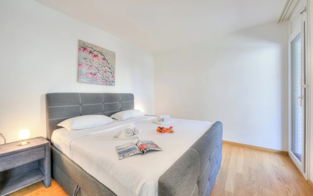 Locarno Place