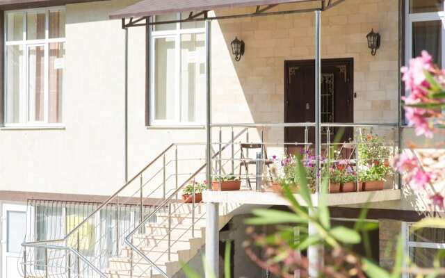 Гостиница Apartments12 в Сочи отзывы, цены и фото номеров - забронировать гостиницу Apartments12 онлайн вид на фасад
