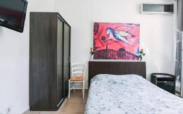 Viva Riviera 1 Bedroom Rue Florian