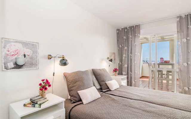 PDM - Elegant Apartment with Breathtaking Sea view