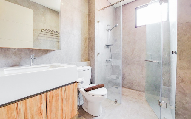 Fancy And Nice 2Br At Lloyd Alam Sutera Apartment