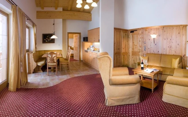 ASTER Boutique Hotel & Chalets