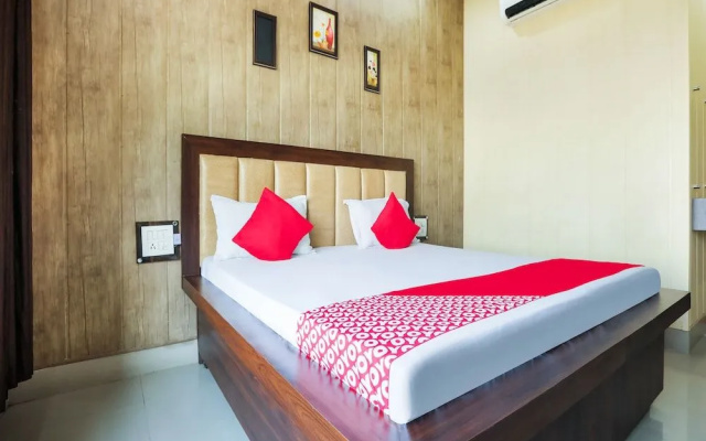 Capital O 38771 Hotel J7 International