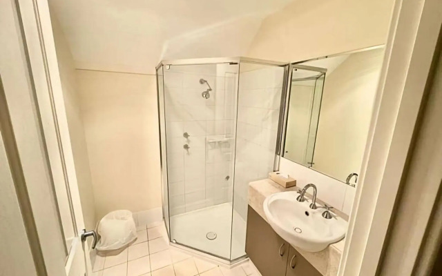Sixteen at Cape View Escapes