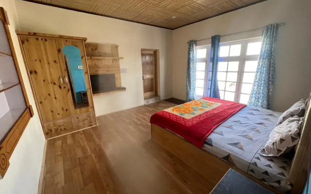 Kandalha Guest House