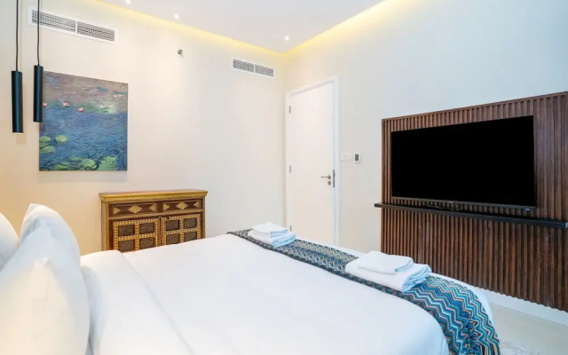 Vacay Lettings - Iris Blue