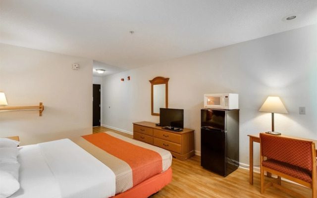Motel 6 Hinesville, Ga
