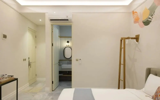 UROOMS Senopati