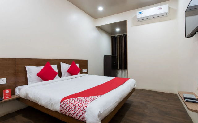 OYO 11929 Hotel Ridhi Sidhi