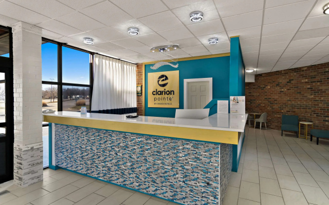 Clarion Pointe Bloomington – Normal near I-55 and University