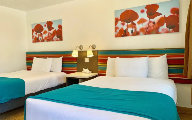 Sandyland Reef Inn