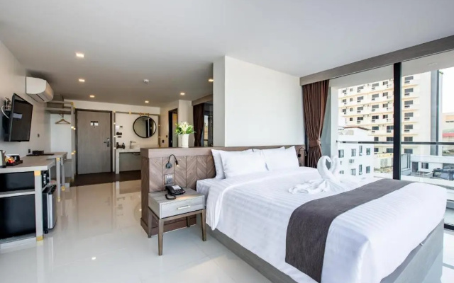 Отель Blackwoods Hotel Pattaya