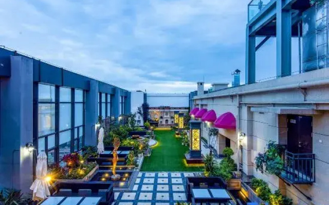 Calais Apartment (Chengdu Jimaqiao Metro Station)