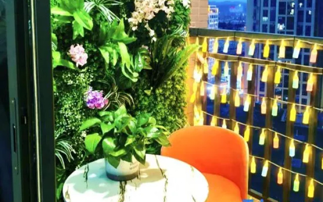 Yangfan Youth Female-Only Inn (Niannianfeng Plaza)
