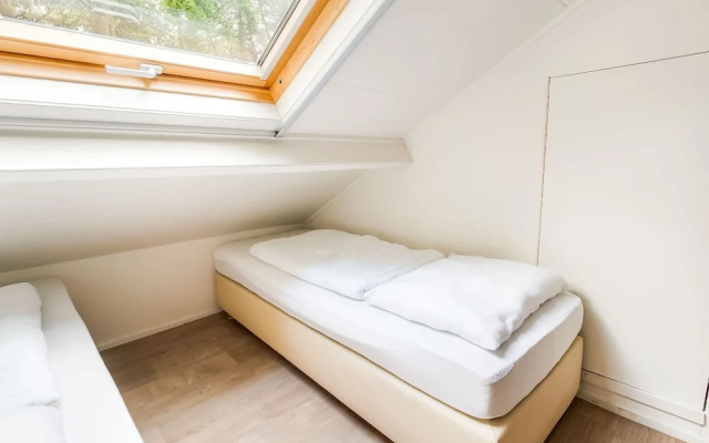 Lovely Holiday Home in Rheezerveen, in the Woods of Estate