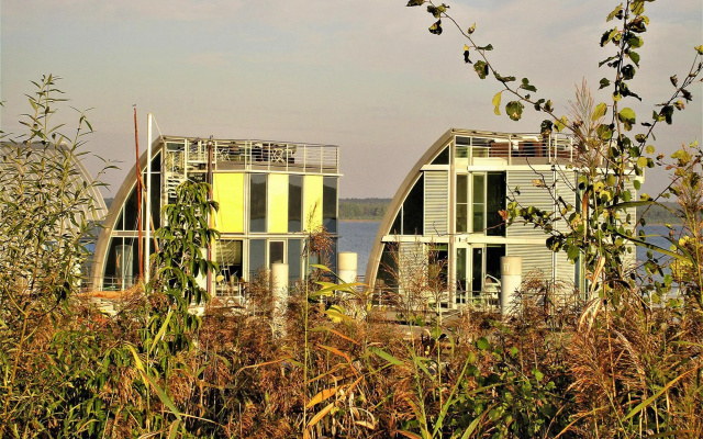 Apartment in a floating house on the Geierswalder See