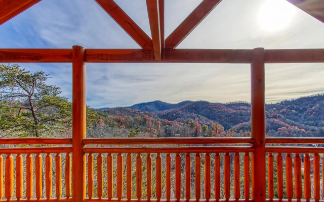 Paradise Point Pool Lodge