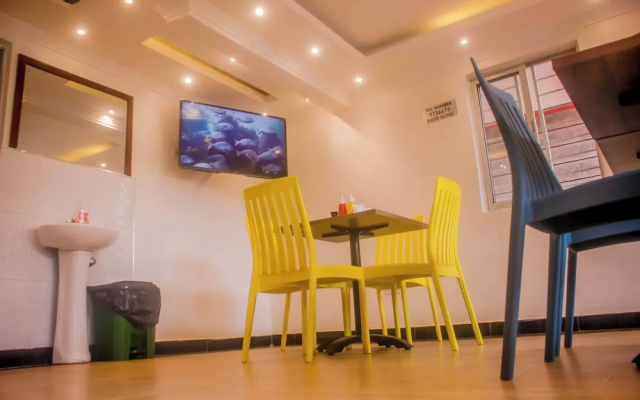 Dayo Suites And Hotel