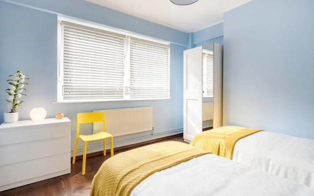 Tower Bridge Apartment