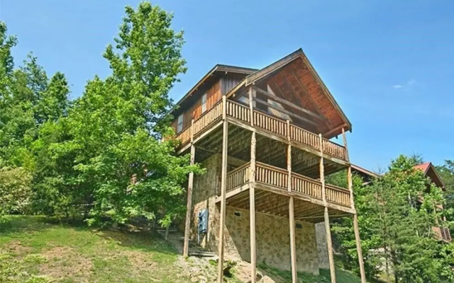Hidden Treasures 3 Bedroom Cabin