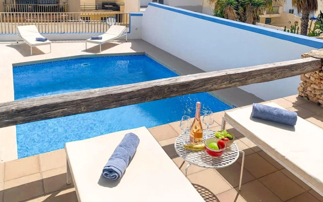 Merill Pool and Sea Charming Apart 2