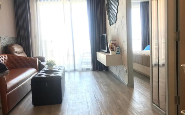 Kuno - 2Br, Beachfront Jomtien