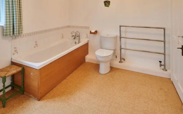 Host Stay Penrheol Farmhouse