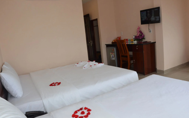 Ngoc Han Hotel By The Moment