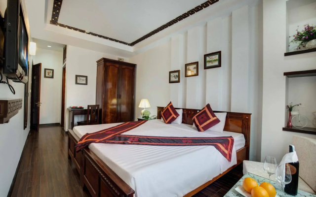 Golden Spring Hotel