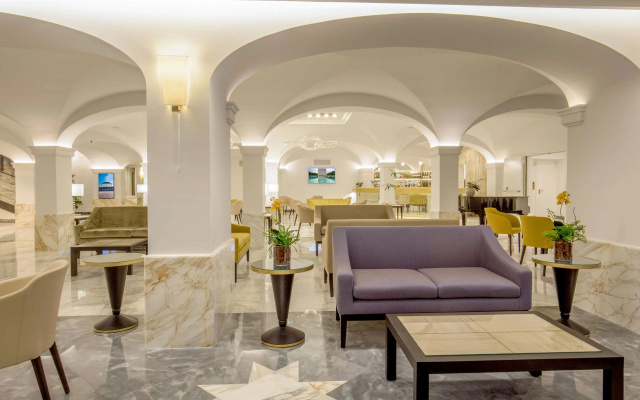 Отель Shangri-La Roma by OMNIA hotels