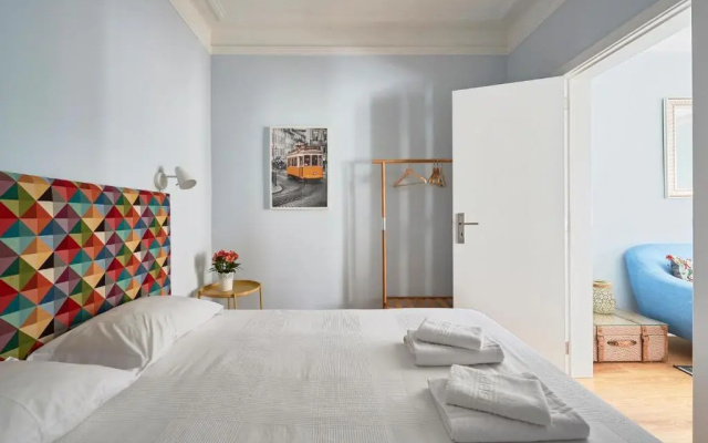 Elegant Riverview Apartment in Historical Lisbon