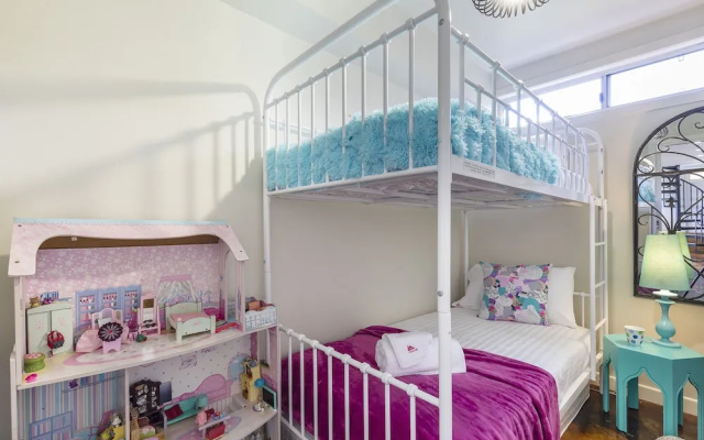 Mapleton The Pink House