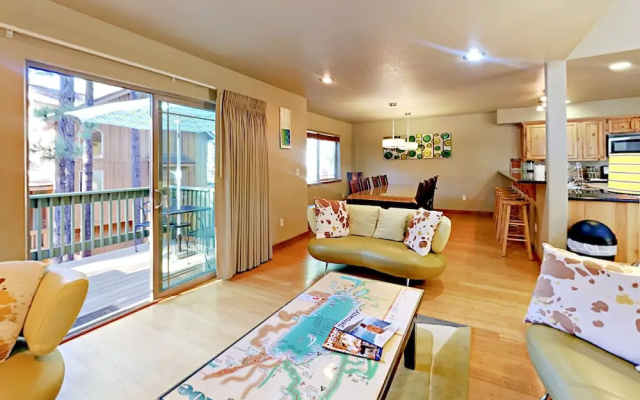 2275 Eloise Condo by RedAwning