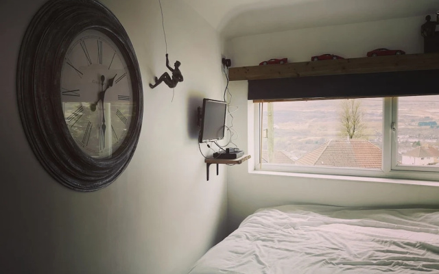 Charming 1-bed Maisonette With Mountain View
