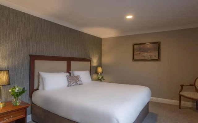 Dooleys Hotel