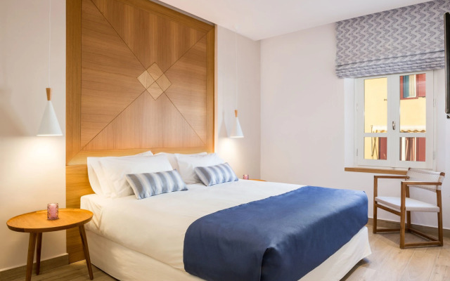 Avra Apartments Venetian Harbour