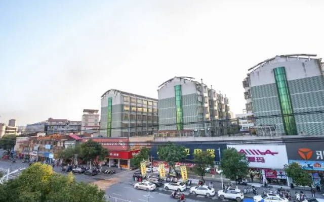 Ruijin Huanpeng E-Sports Hotel
