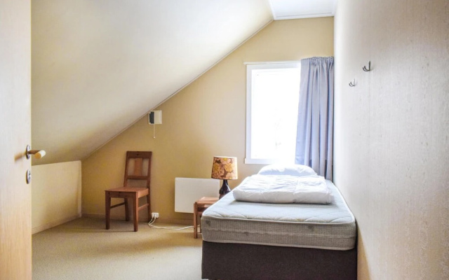 Nice Home in Lavik With Wifi and 5 Bedrooms