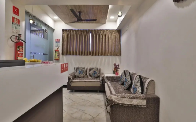 OYO Flagship 11557 Hotel Maharaja Palace