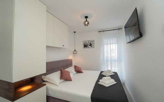 Salt & Stone-apartment with private pool