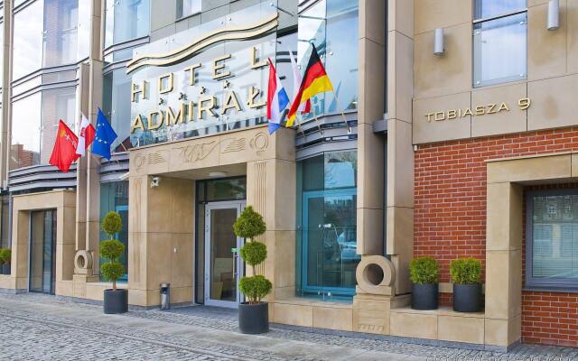 Hotel Admirał вид на фасад