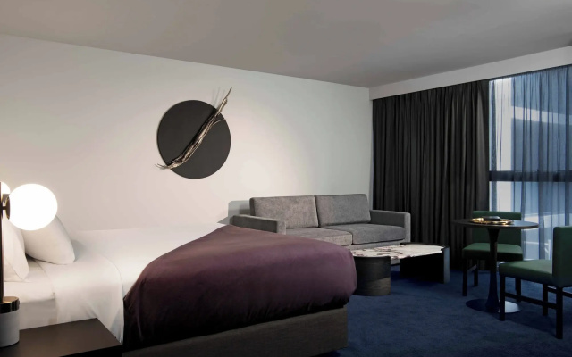 Midnight Hotel, Autograph Collection