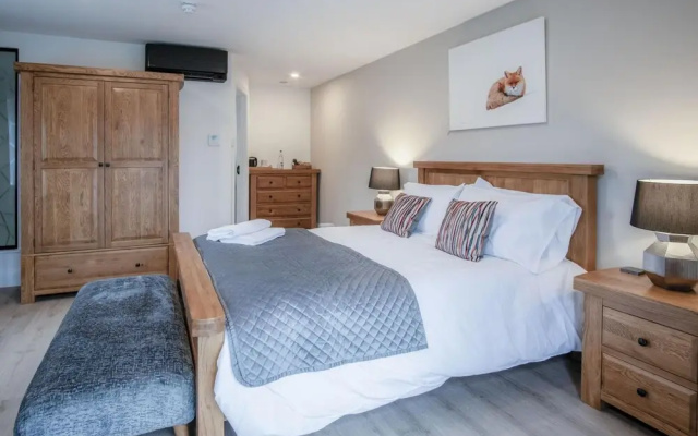 Suite 7 - Sleeping Giant Hotel - PEN Y CAE Inn