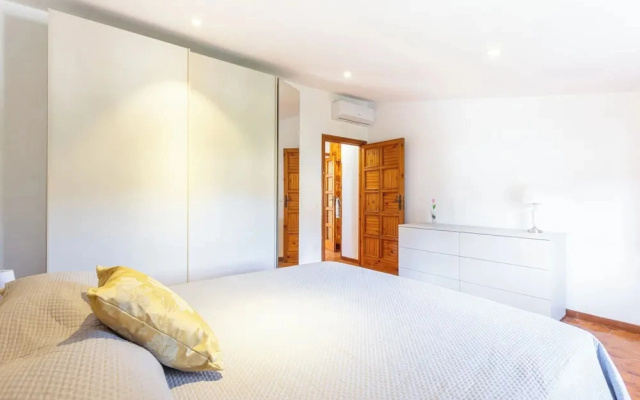 De Vivo Realty - Bellavista House